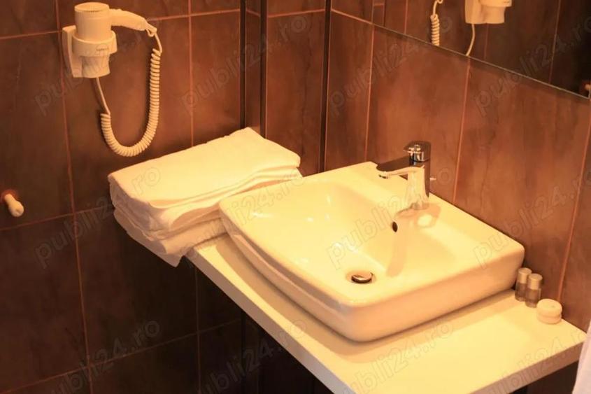 Casă cu 6 camere cu Teren 555 Mp în Nord