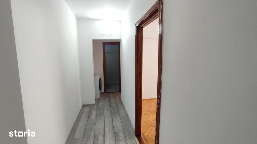 Apartament cu 2 camere decomandat în Micro 20