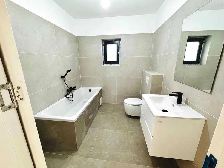 Casă cu 4 camere cu Teren 500 Mp în Central