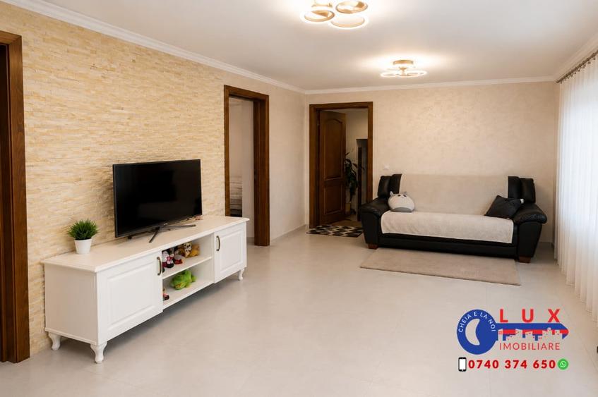 Casă cu 4 camere cu Teren 722 Mp în Babadag