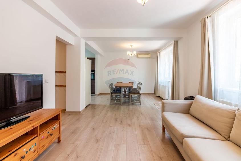 Casă cu 4 camere cu Teren 210 Mp în Central