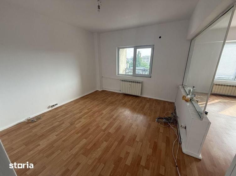Spațiu comercial, de 80 mp, în Decebal