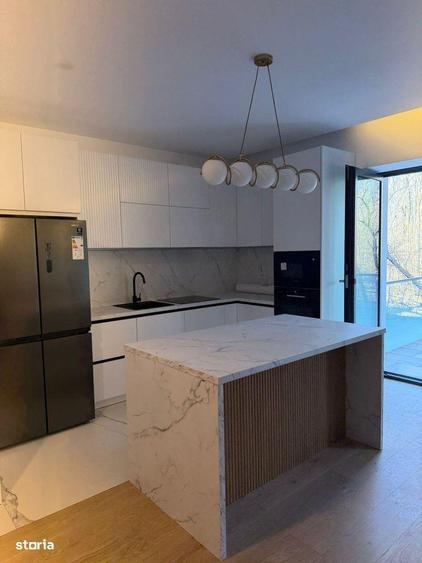Apartament cu 4 camere în Băneasa