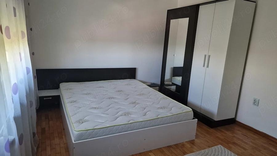 Apartament cu 3 camere decomandat în Exterior Vest