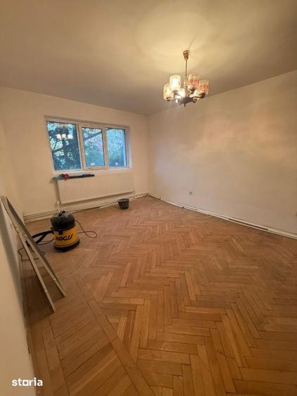 Apartament cu 2 camere decomandat în Autogară