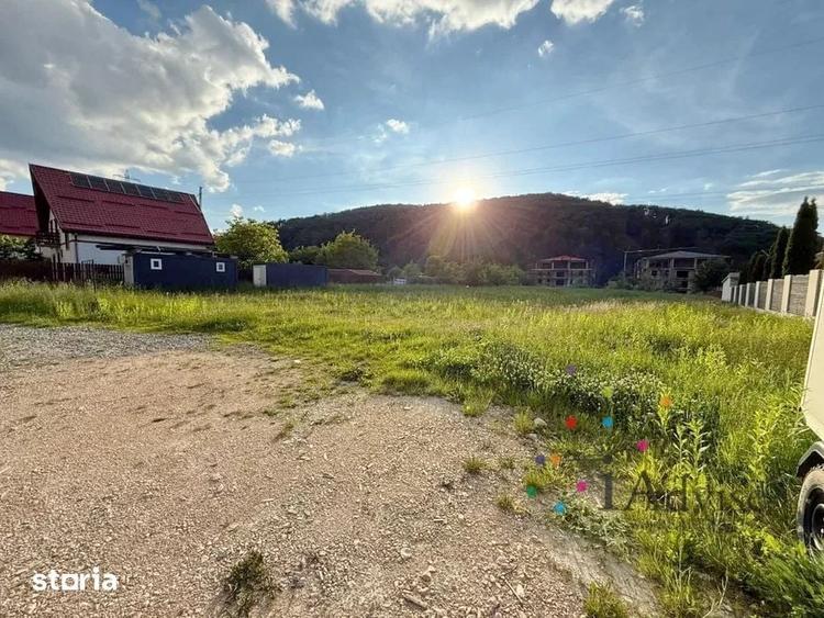 Teren de 1300 mp, în Bunloc