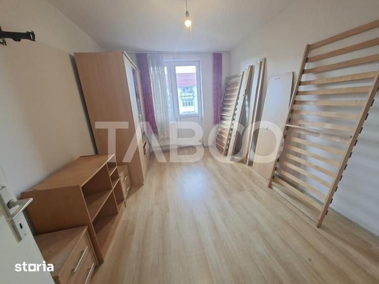 Apartament cu 2 camere semidecomandat în Trei Stejari