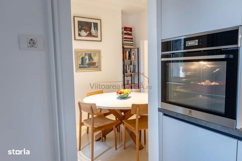Apartament cu 4 camere decomandat, mobilat în Romană