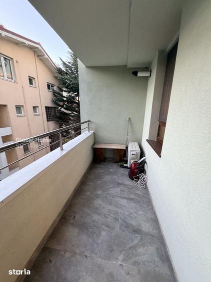 Apartament cu 3 camere semidecomandat în Titan