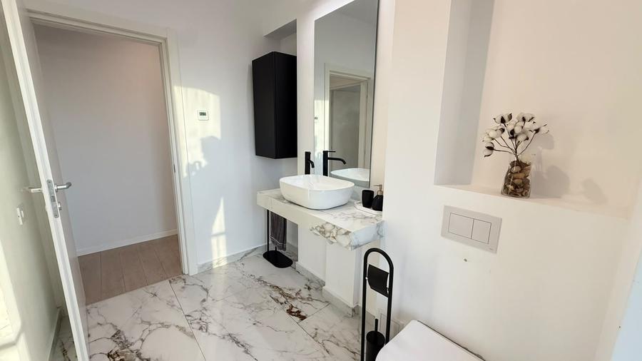Apartament cu 2 camere decomandat, mobilat în Sisești