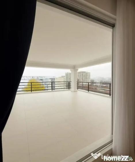 Apartament cu 5 camere decomandat în 1 Mai