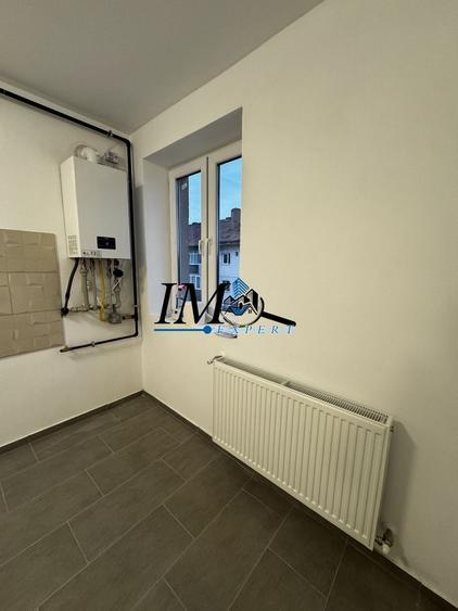 Apartament cu 3 camere decomandat în Exterior Vest
