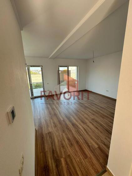 Duplex cu 4 camere cu Canalizare în Săcălaz