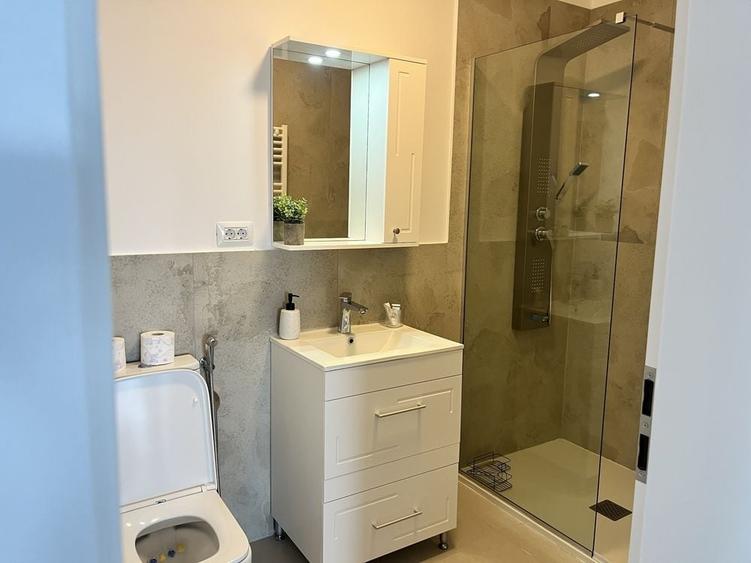 Apartament cu 3 camere decomandat în Popoveni