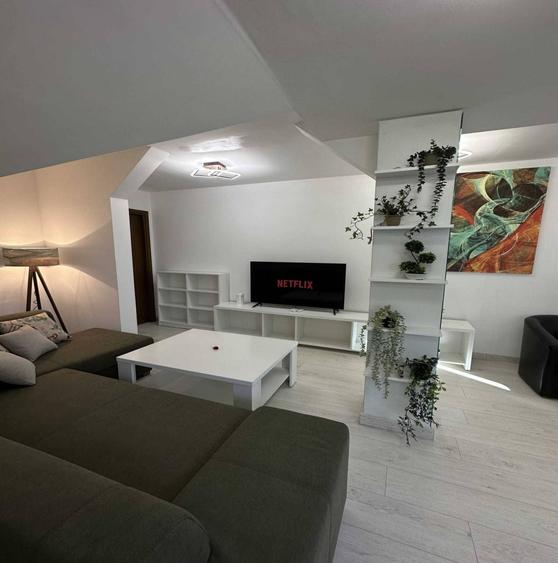 Apartament cu 3 camere în Zorilor