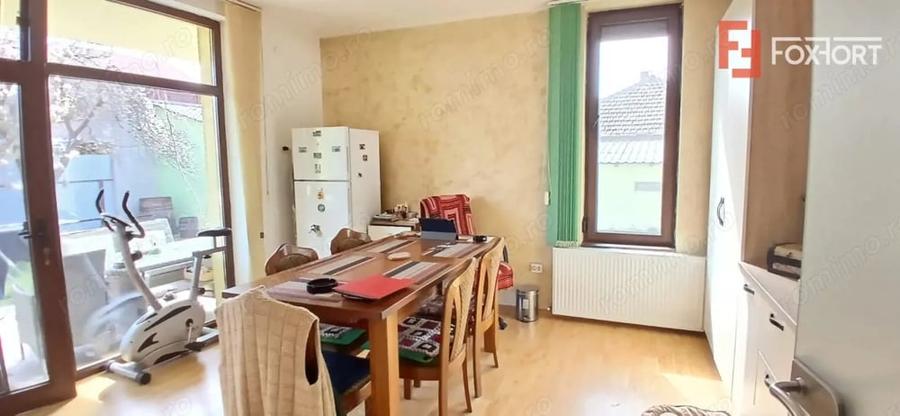 Casă cu 5 camere cu Teren 526 Mp în Ronaț