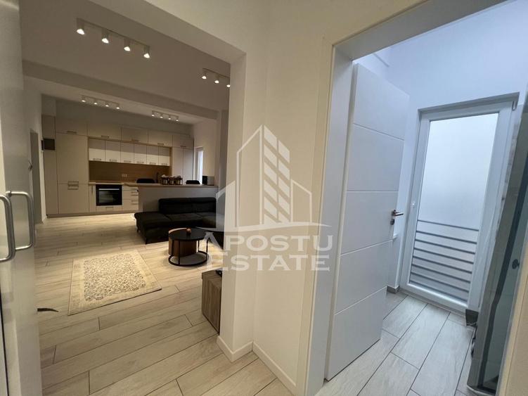 Apartament cu 2 camere semidecomandat în Ghiroda
