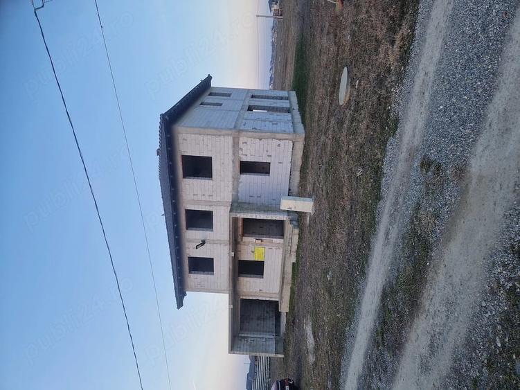 Casă cu Teren 1000 Mp în Central