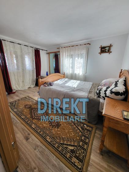 Casă individuală cu 6 camere cu Canalizare în Piatra Fântânele