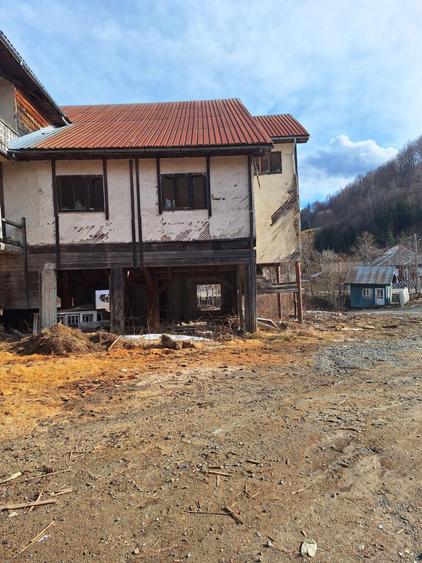 Spațiu comercial, de 3,062 mp, în Șanț