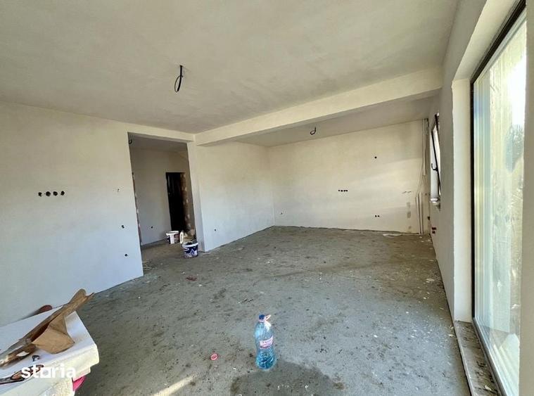 Casă cu 4 camere cu Teren 390 Mp în Șura Mare