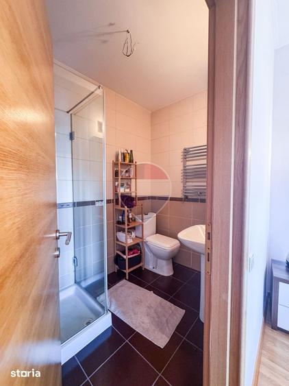 Apartament cu 3 camere în Aviatorilor