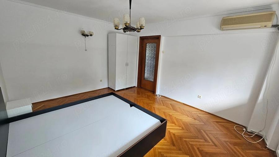 Apartament cu 3 camere decomandat în Nord