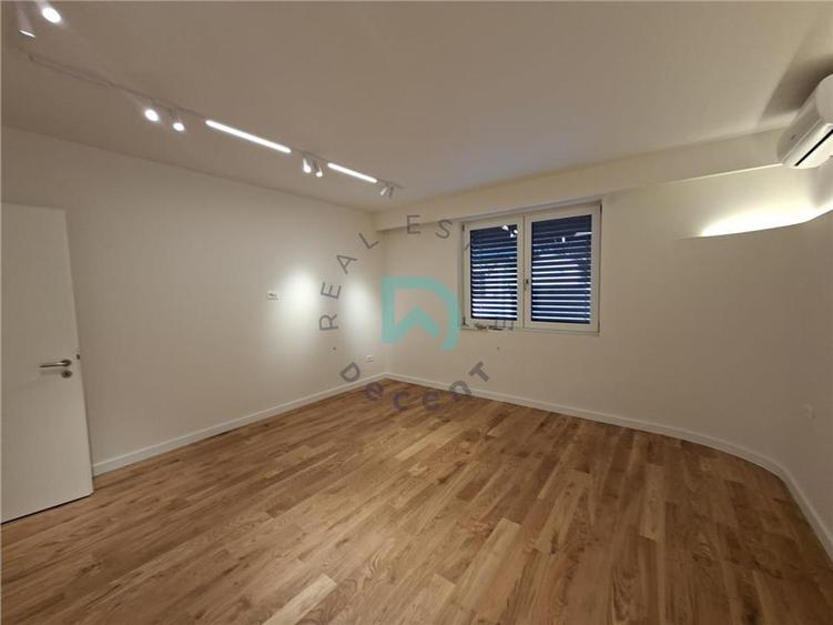 Casă cu 4 camere cu Teren 400 Mp în Bartolomeu