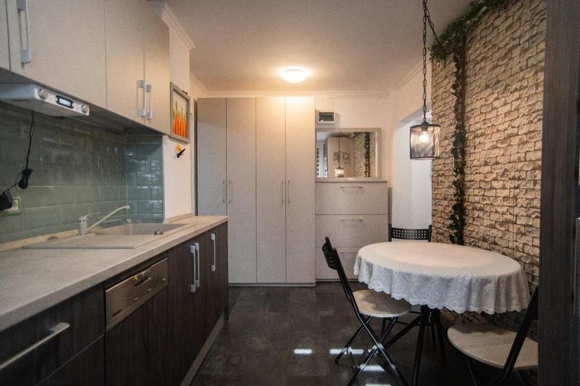 Apartament cu 2 camere decomandat, mobilat în Circumvalațiunii