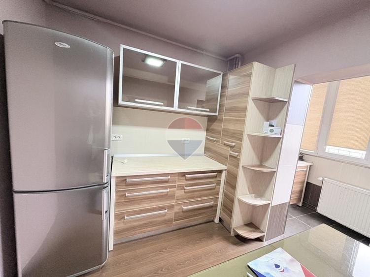 Apartament cu 3 camere decomandat, mobilat în Micălaca