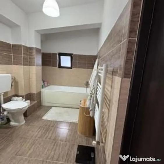 CASA INDSIRUITA CURTE PROPRIE 3 CAMERE - 11