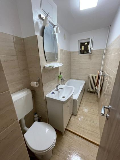 Apartament cu 3 camere nedecomandat în Circumvalațiunii