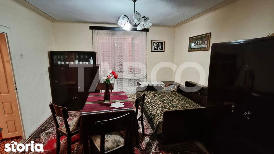 Casă cu 4 camere cu Teren 100 Mp în Șpring