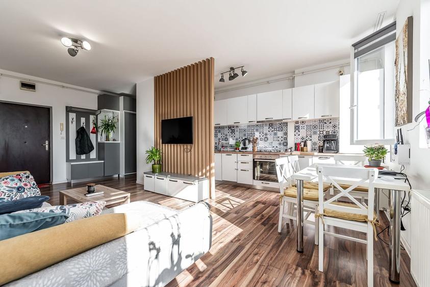 2 camere în blocul Urbanna: Orientare spre răsărit și confort complet - 3