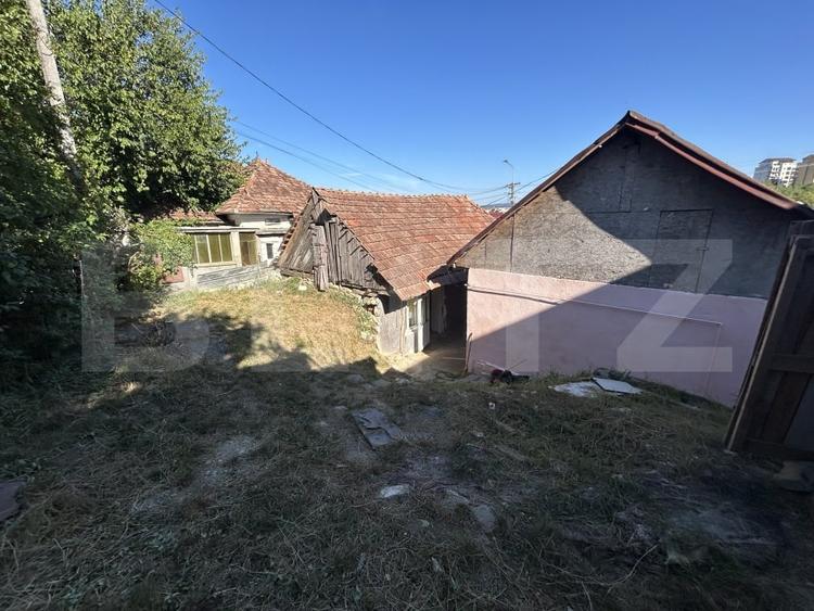 Casă individuală cu 3 camere cu Canalizare în Central