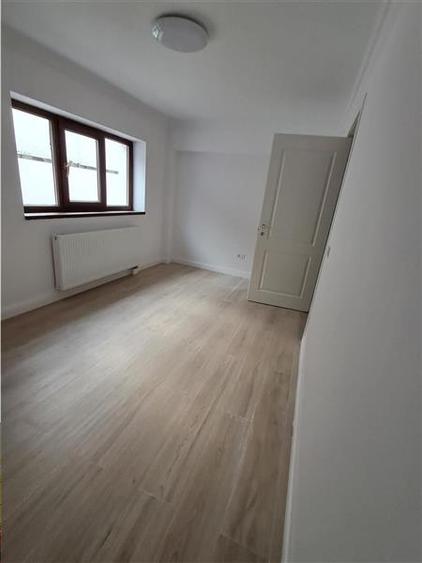 Apartament cu 2 camere semidecomandat în Dămăroaia