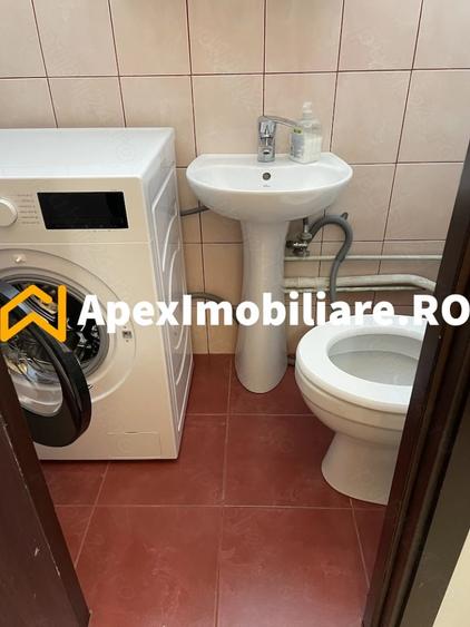 Apartament cu 3 camere semidecomandat, mobilat în Titan