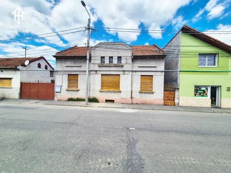 Casă cu 5 camere cu Teren 636 Mp în Central
