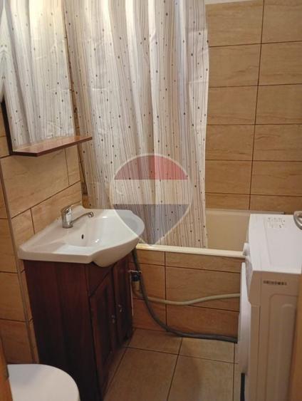 Apartament cu 2 camere decomandat, mobilat în Alexandru cel Bun