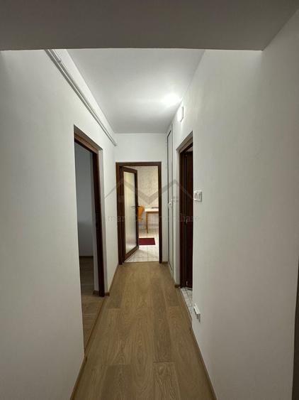 Apartament cu 3 camere decomandat în Dacia