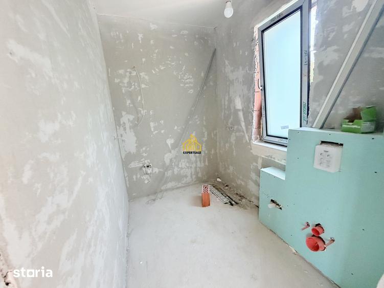 Casă cu 4 camere cu Teren 220 Mp în Ghencea