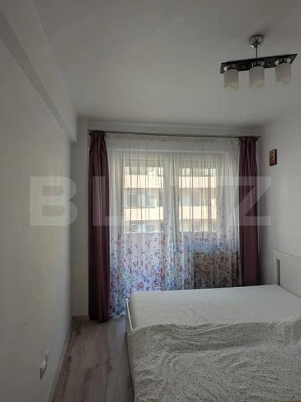 Apartament cu 4 camere semidecomandat în Filiași