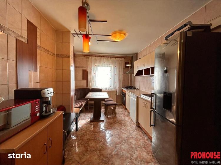 Apartament cu 3 camere decomandat în Ștefan cel Mare