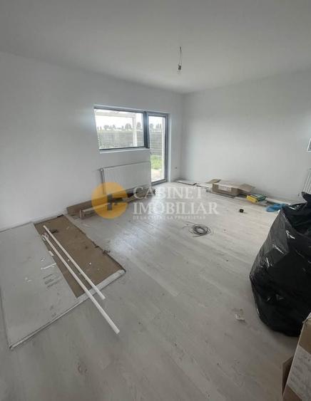 Casă individuală cu 4 camere cu Canalizare în Miroslava