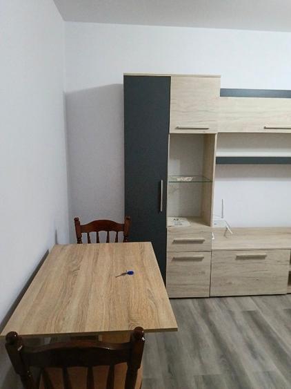 Garsonieră semidecomandată, mobilată în Girocului