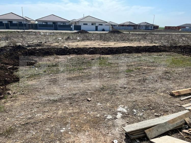 Casă individuală cu 4 camere cu Canalizare în Sântandrei