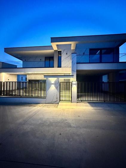 Casă individuală cu 4 camere cu Canalizare în Tunari