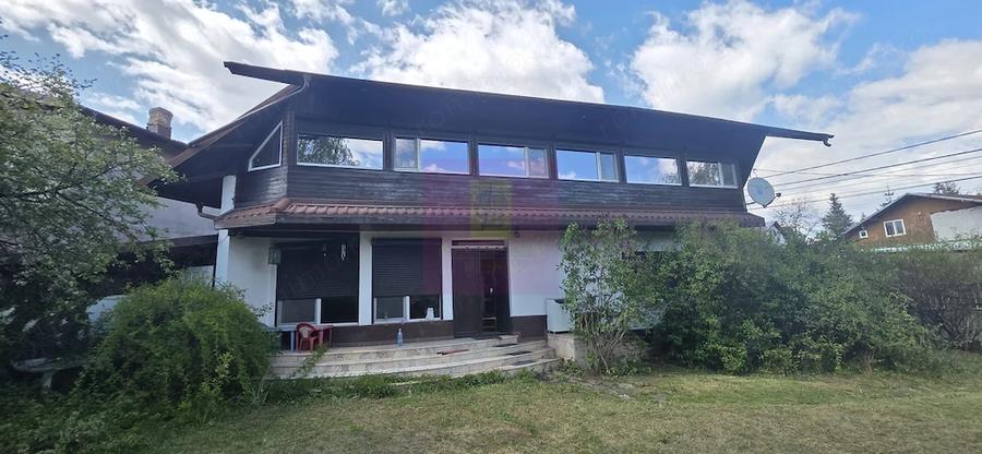 Casă cu 4 camere cu Canalizare în Central