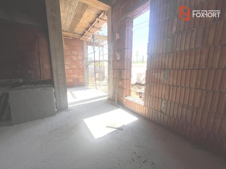 Duplex cu 4 camere cu Canalizare în Moșnița Nouă