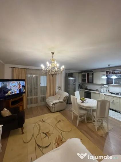 Apartament 3 camere, 70 mp + balcon 10 mp, zona Republicii - - 4